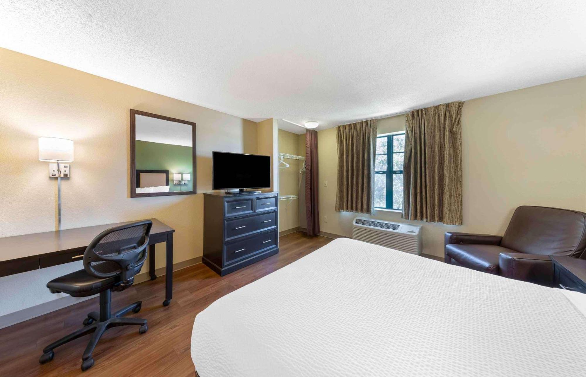 Extended Stay America Suites - Orlando - Southpark - Commodity Circle Oak Ridge Buitenkant foto